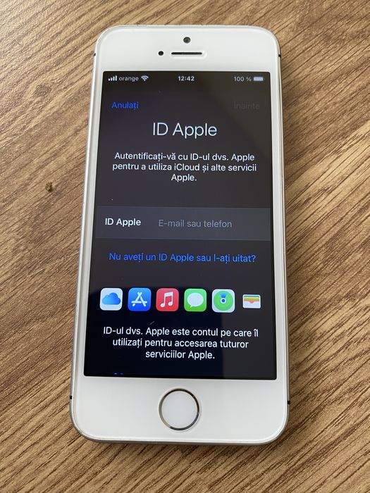 Telefon iPhone SE 32gb m,baterie buna 88% cu incarcator si cablu usb.