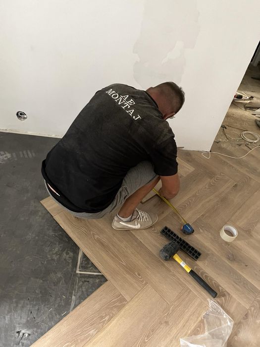 Montaj usi si parchet