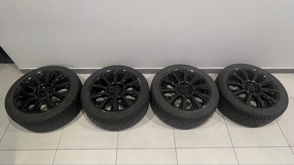 Зимние шины с дисками Yokohama 265/45 R21 без шипов
