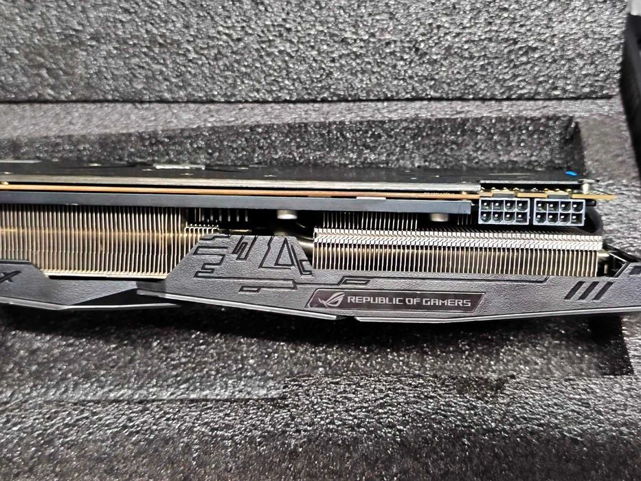 Placa video  RX VEGA64 HBM2 ROG STRIX GAMING OC8GB/2048-bit