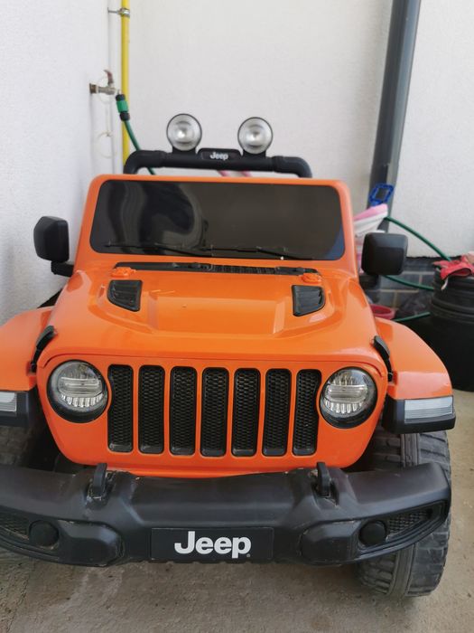 Masinuta Jeep copii