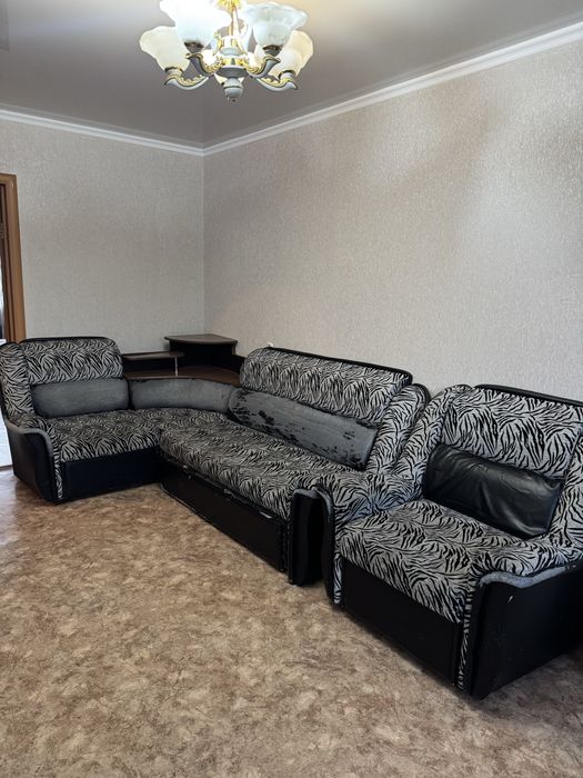 Продаем диван,  срочно!