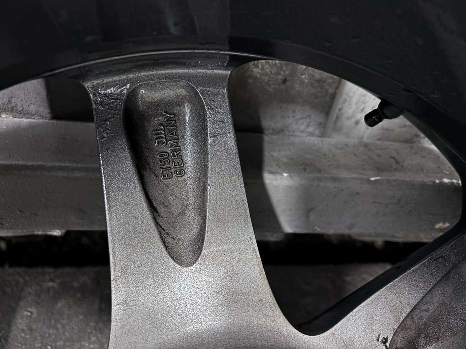 Продавам гуми с джанти 18