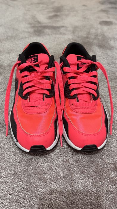 Adidasi Nike air