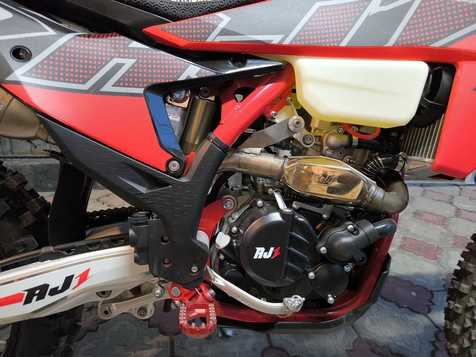 Продам AJ1 NB300