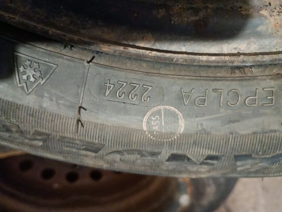 Vând cauciucuri iarnă 185/60/14 scoda fab2 polo Seat an 2024Grenf