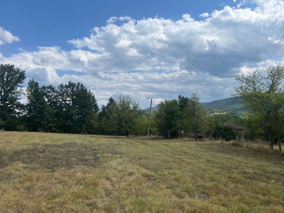 Парцел за продан