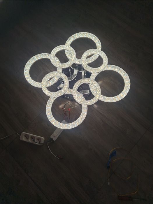 Продам люстру led