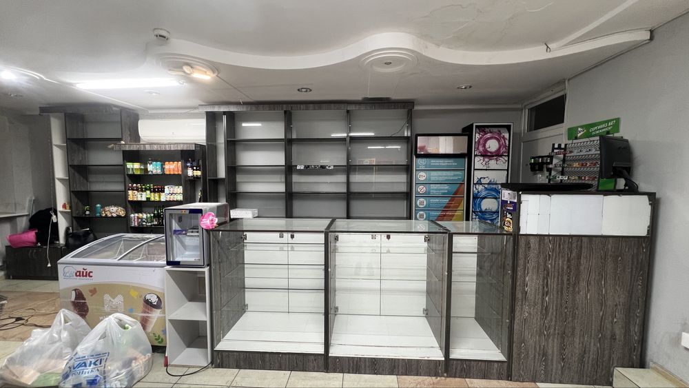 Продам стелажи витрины , сетки для товаров