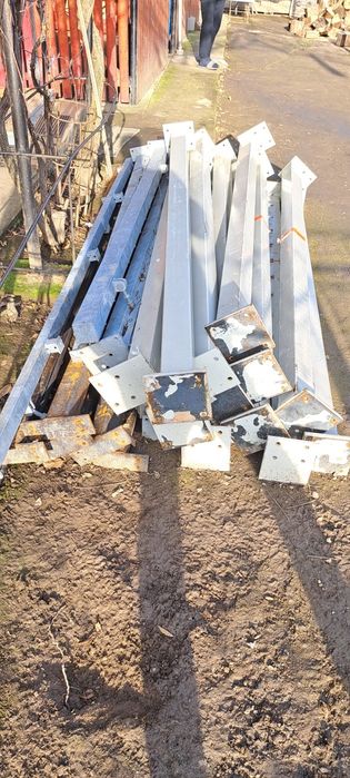 Gard - stâlpi-material tare