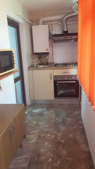 Apartament decomandat 2 camere+living,direct proprietar,zona buna