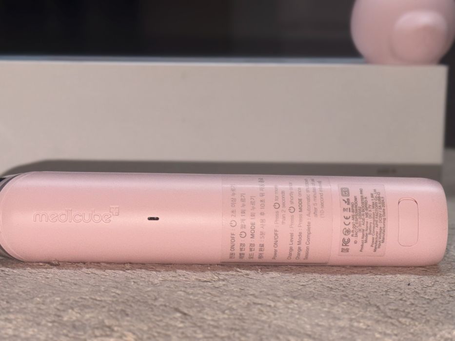 MediCube Age-R Booster Pro Pink Edition'