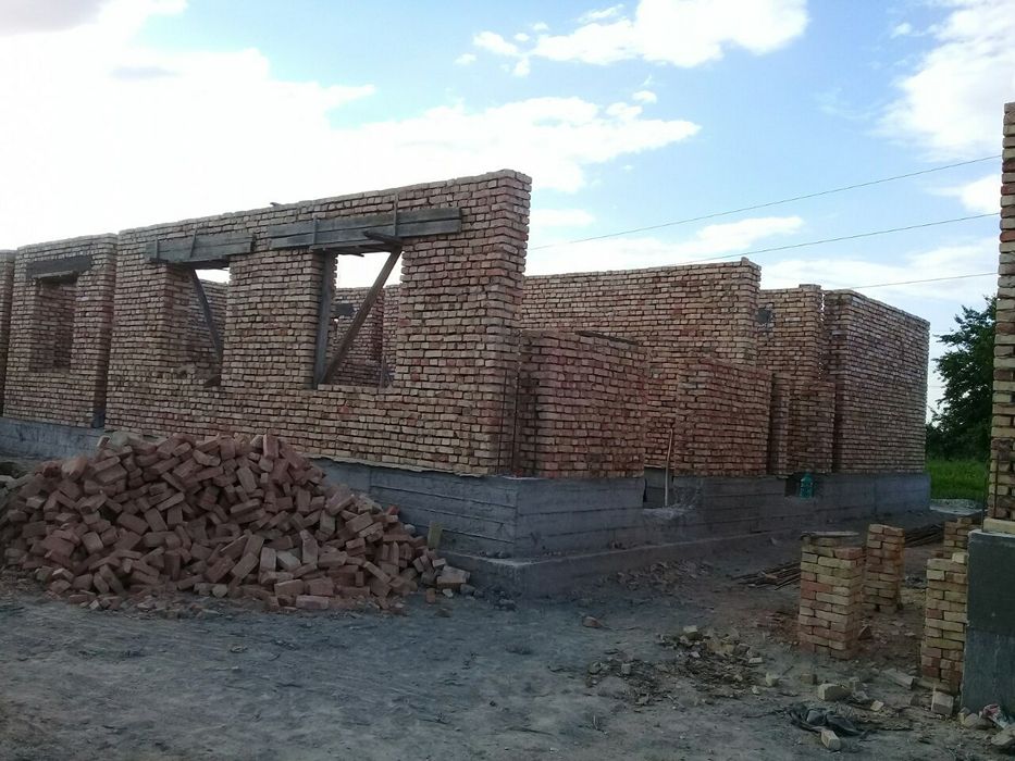 Нолдан участка курамиз битон куйиш гишт триш шлакаблок ишларни киламиз