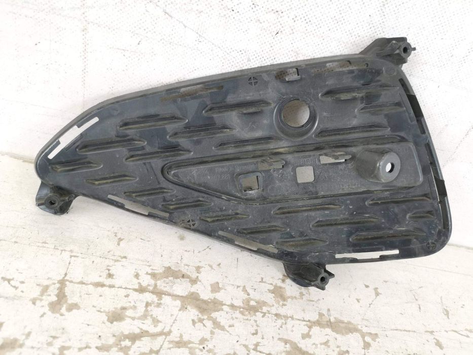 Grila Proiector Bara Spate Stanga Audi Q2 1 2016 2017 2018 2019 2020 2