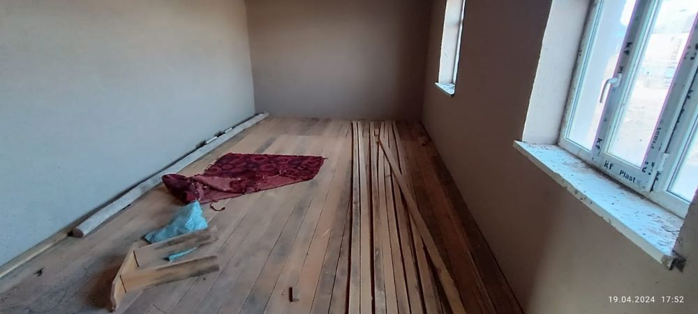 Уй сатылады 11х14  черновой  жагдайда тур