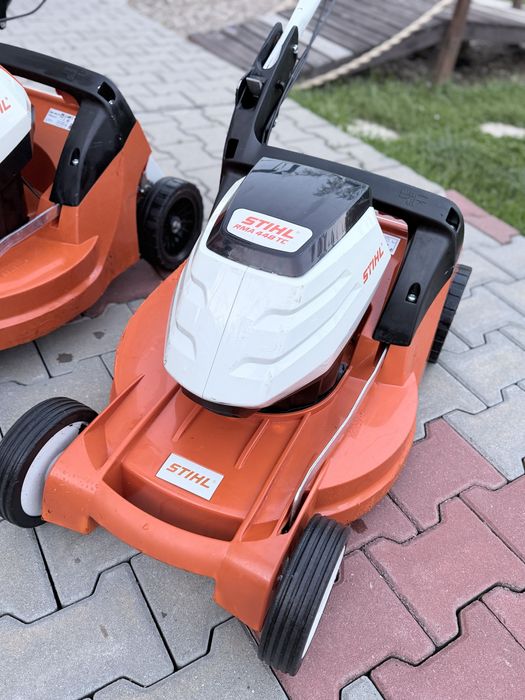 Masini tuns gazon STIHL RMA 448 TC fara acumulatori si lame