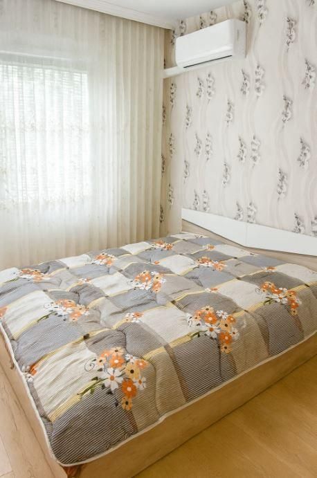 Дава се под наем Двустаен апартамент в Варна, Цветен квартал - 74 кв.м за 550 € - Снимка #2