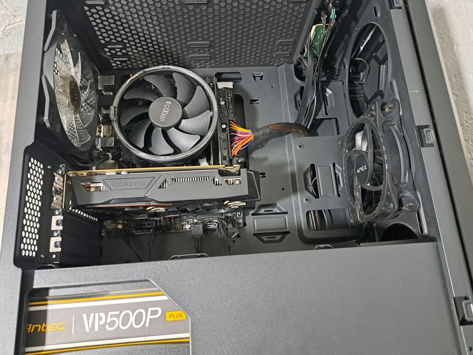 Продам игровой системный блок AEROCOOL  (идеал)