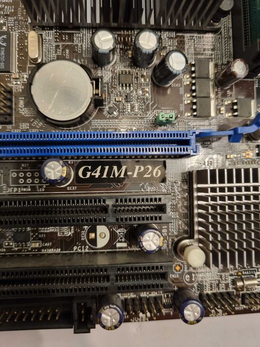 Placa de baza MSI G41M-P26  procesor Intel E5700 3.00GHz ram DDR3 2x2Gb KINGMAX