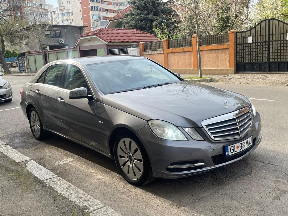 Mercedes-Benz  E