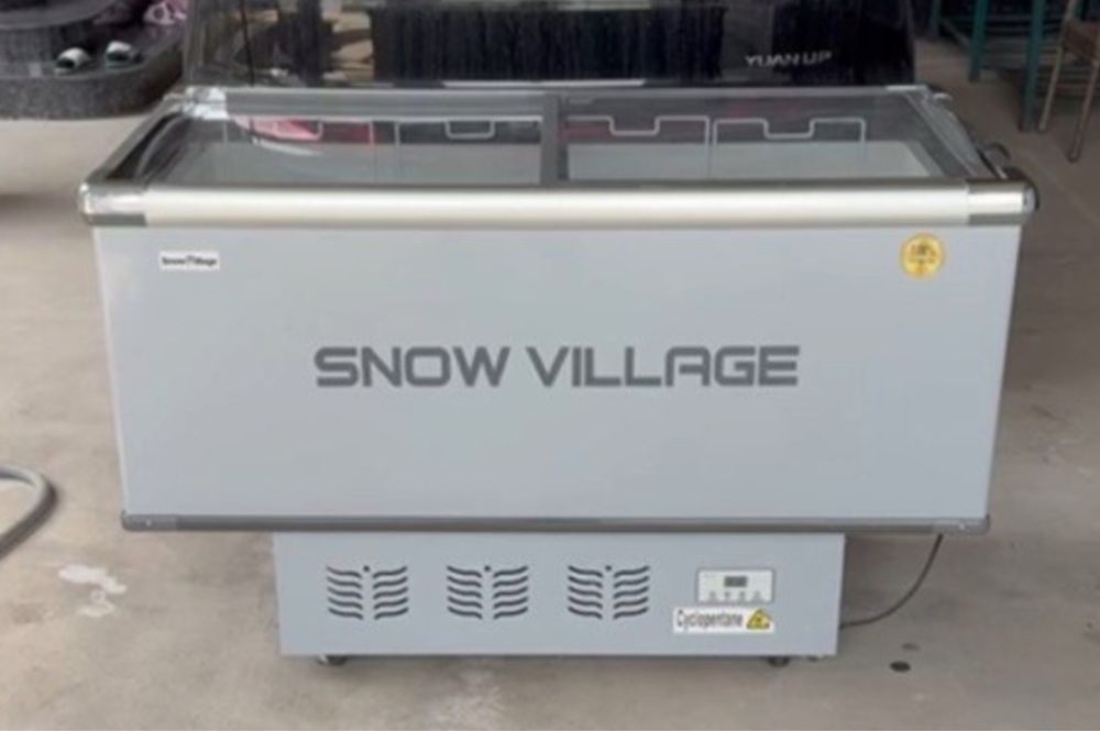 Продается витринный морозильник  Snow village