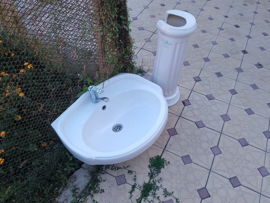 Раковина с колонной