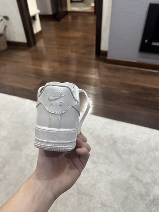 продам кроссовки