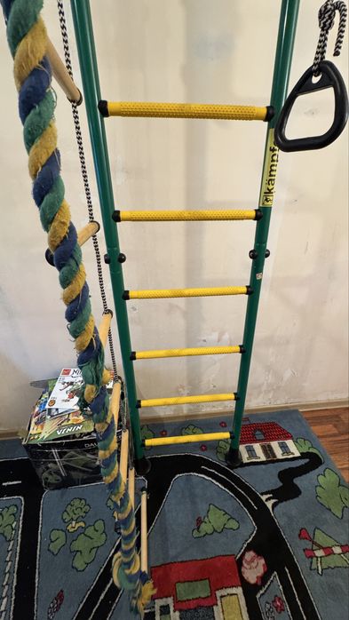 Швецкая стенка в отличном состояние