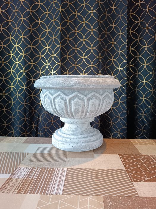 Ghiveci flori din beton