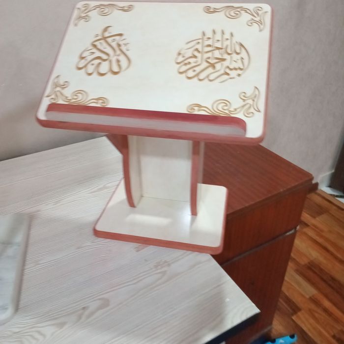 Kitob qo'yish uchun qulay lavhlar