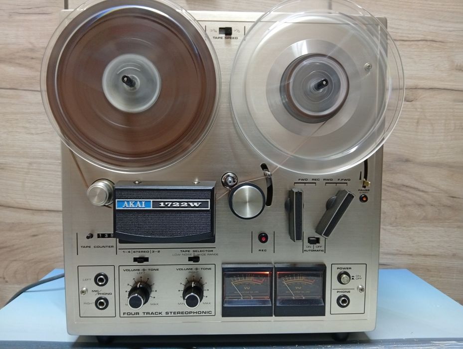 Magnetofon Akai 1722 w cu boxe