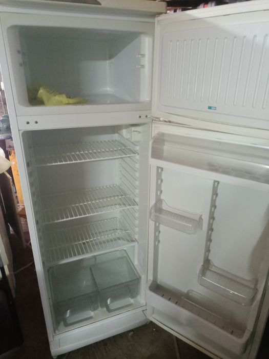Холодильник  большой