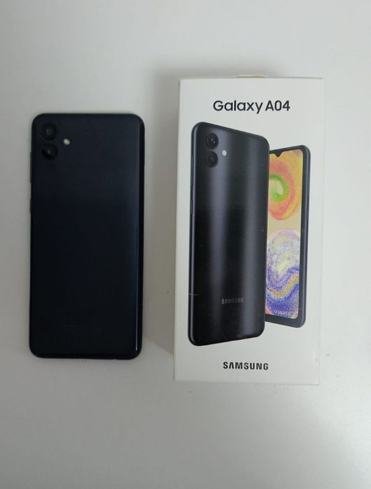 Продам телефон самсунг А04