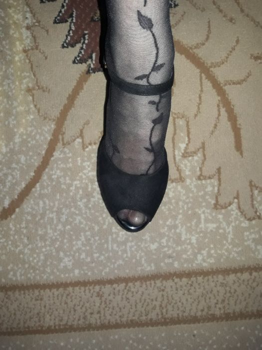 Продам       босоножки     черные 37 р.р.