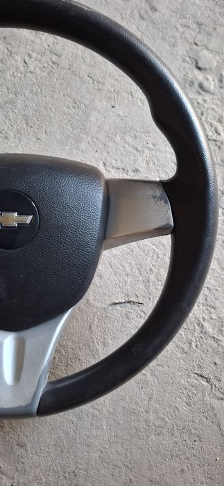 Продам рул от спарка стояло на матизе.
Спарк рул сотилади матизда тург