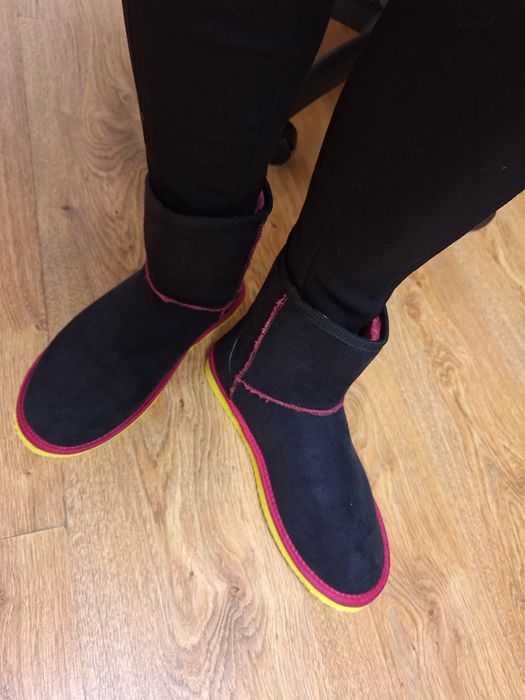 Incaltaminte ugg 39 40 mega imblaniti  inclusiv pe talpa 60 ron nou et