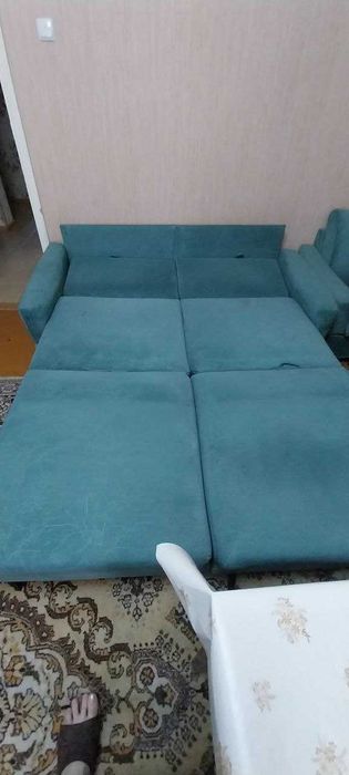 Продам мягкую мебель диван раскладной и 2 кресла