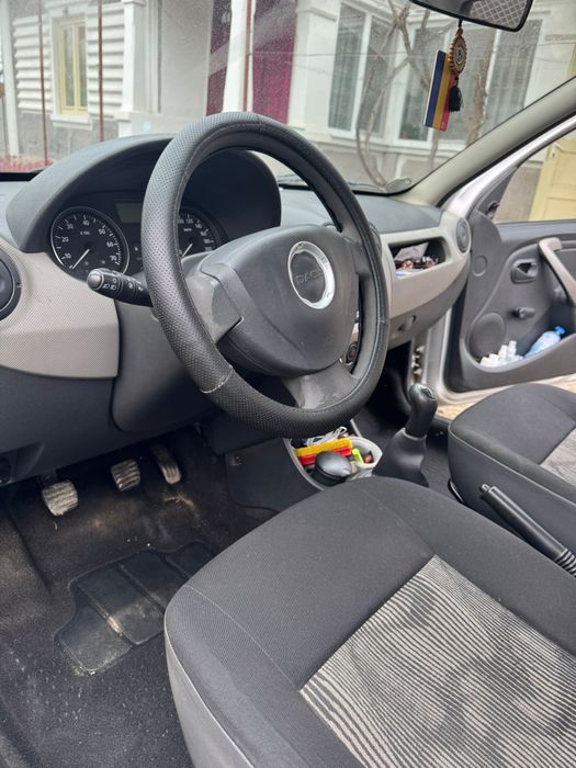 Vând Dacia Sandero