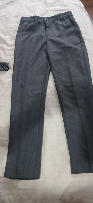 Vând costum pentru copii 10 ani