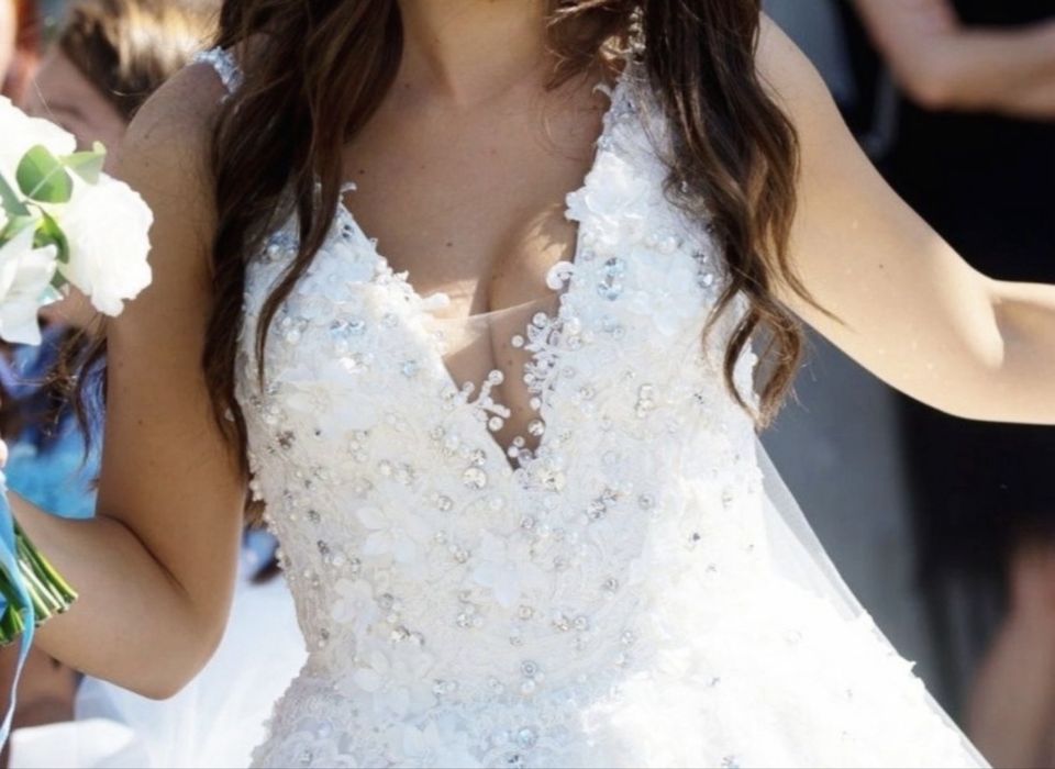 Дизайнерска булчинска рокля на модна къща Emily Exclusive