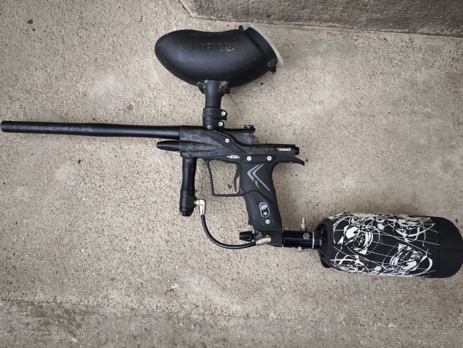 Vand 4 pistoale paintball la pachet