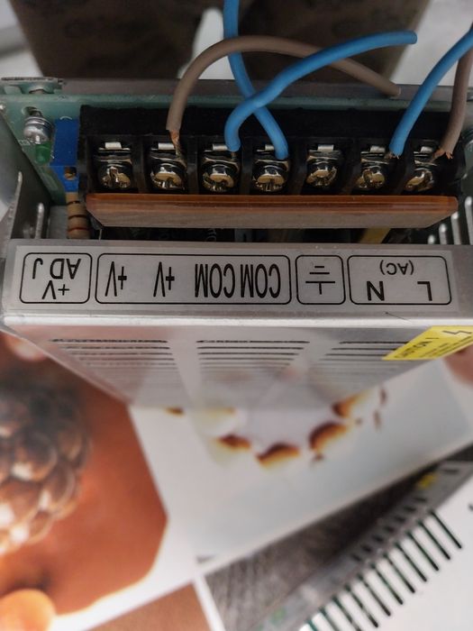 Vând 2 surse led Dienergy