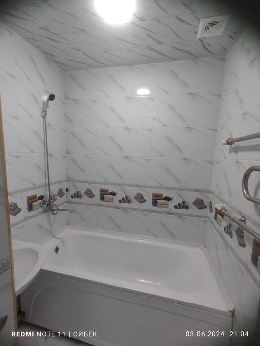 Квартира сотилади мулжал 10 мкр Нина кафени  оркасида  2 хона 50 КВ