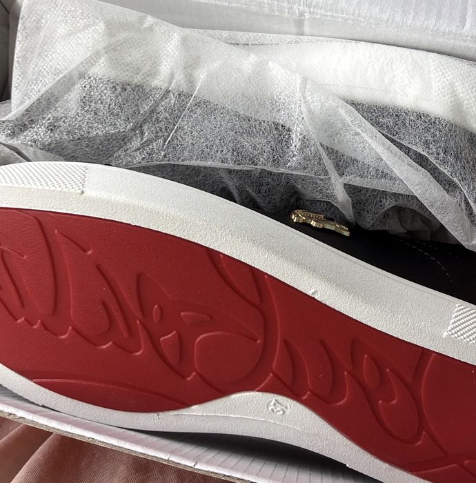 продам кеды Lacoste.