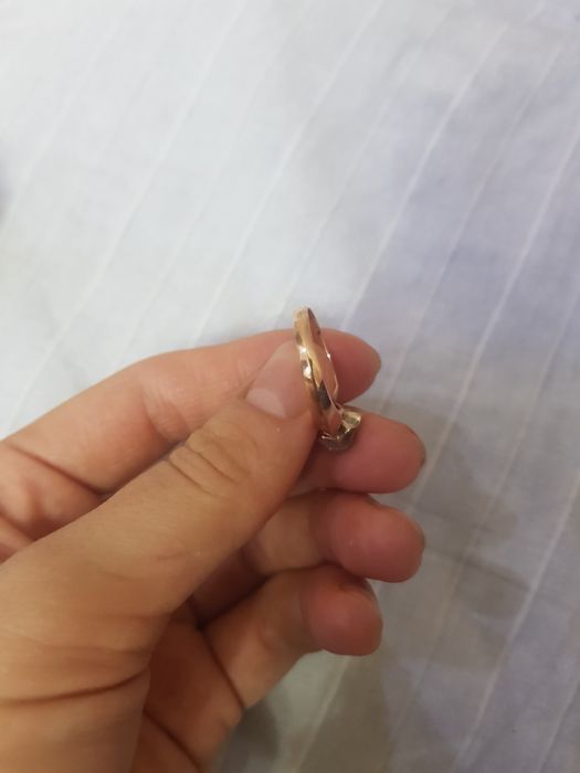 Tilla uzuk sotiladi sirochna!