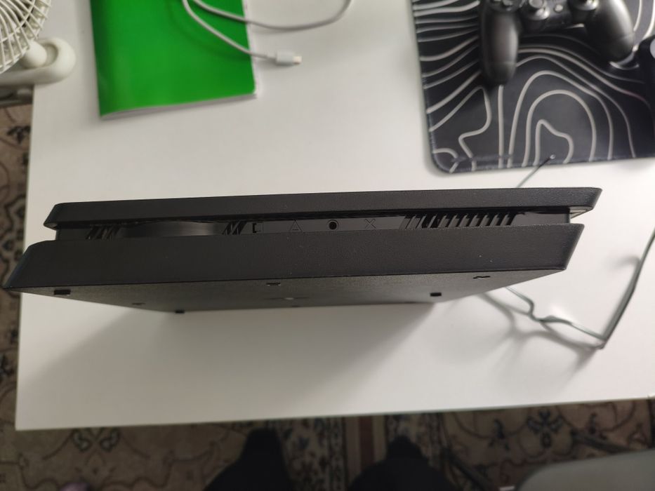 Playstation 4 slim