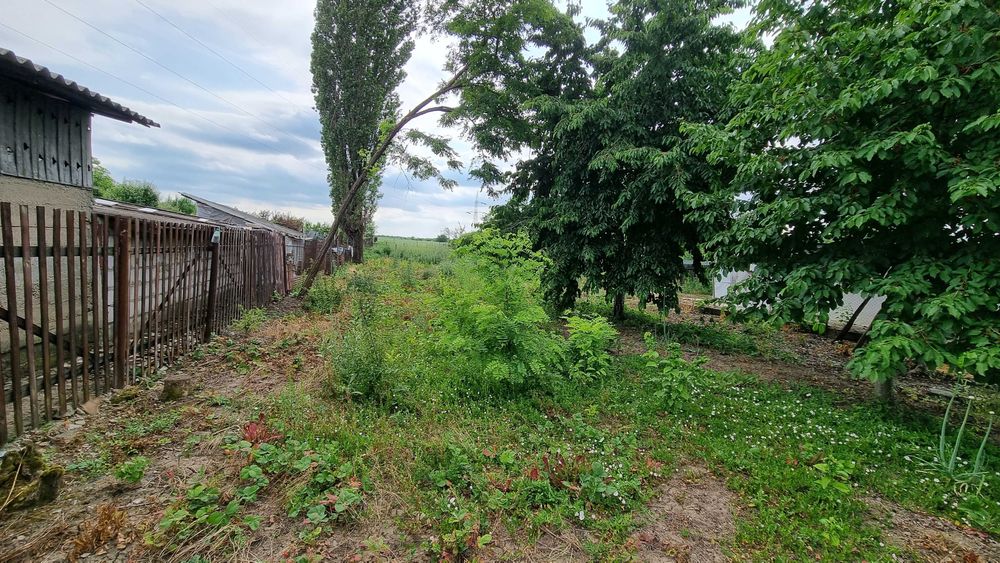 Casa, teren intravilan 2.700mp, 17m desc. DN1, Romanesti, Ju Prahova