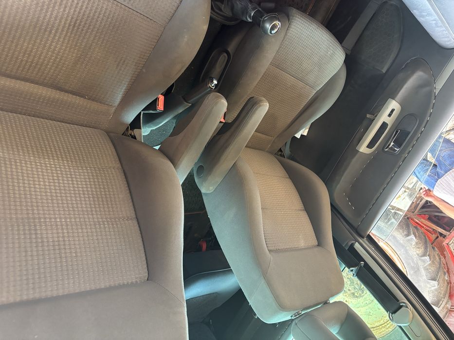 Volkswagen sharan 1.9tdi 2002 на части може и цял!!!