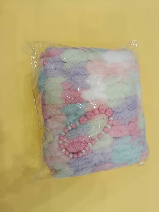 Ръчно изработени шалове и ластици (скрънчи)