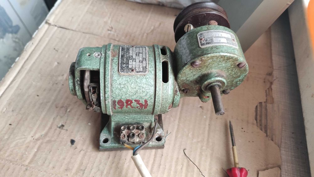 Motoreductor (38:1), turație intrare/ieșire = 5000/131,5to